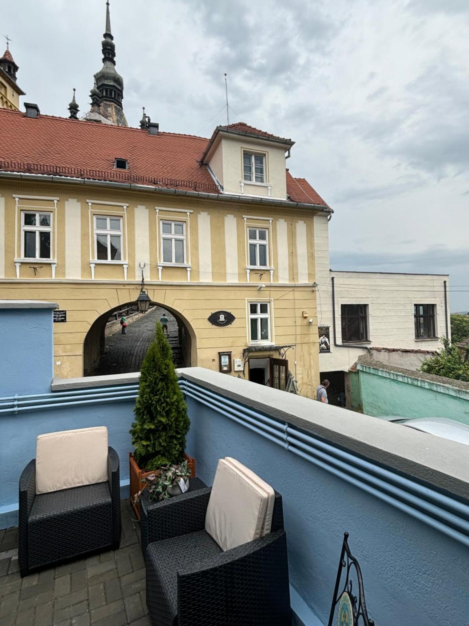 Апартаменты Blue House Citadel Elite Сигишоара Экстерьер фото